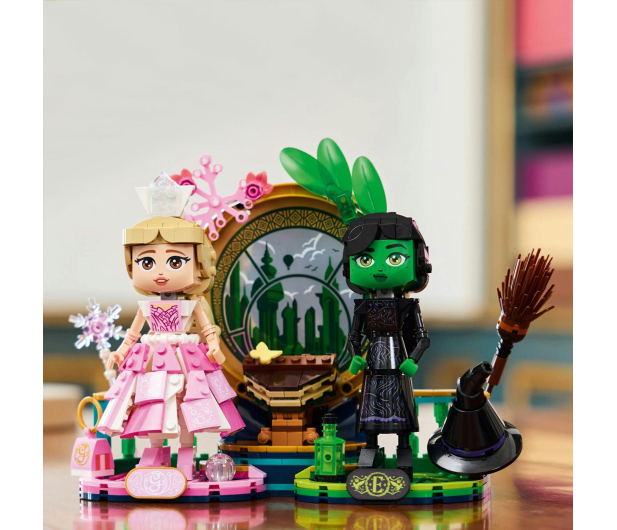 LEGO Wicked 75682 Figurki Elphaby i Glindy - 1278677 - zdjęcie 11